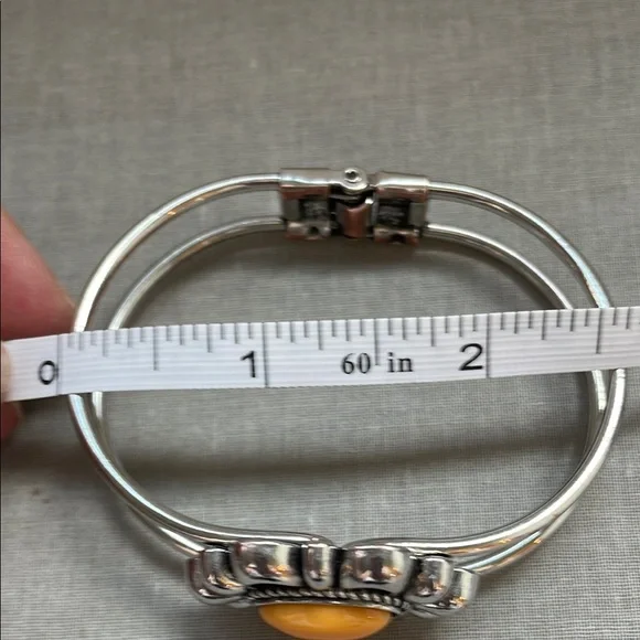 Silver and Yellow Floral Bracelet - Picture 6 of 7